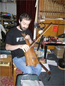 Pawel Romańczuk in the Małe Instrumenty studio © Susan Yelavich