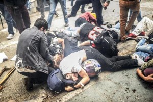 Demonstrators overwhelmed by tear gas during Gezi anniversary protests © Unknown | Revolution News