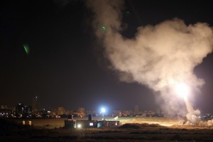 Iron Dome system intercepts Gaza rockets aimed at central Israel, July 8, 2014 © IDF | Flickr