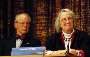 Nobel Laureate Elinor Ostrom at a 2009 press conference © Prolineserver | Wikimedia Commons