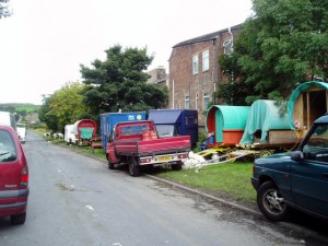 Roma encampment, Cowm Park Way, Whitworth, UK © Dr Neil Clifton | geograph.org.uk