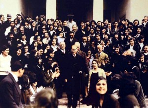 Atatürk visits the Istanbul University after its reorganization with the University Law of 31 May 1933 that introduced mixed-sex education to the academies, colleges and universities in Turkey. © Unknown| forumex.net