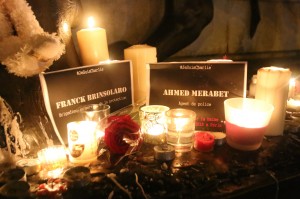 A tribute recognizing the loss of Muslim police officer Ahmed Merabet © quinn norton | Flickr