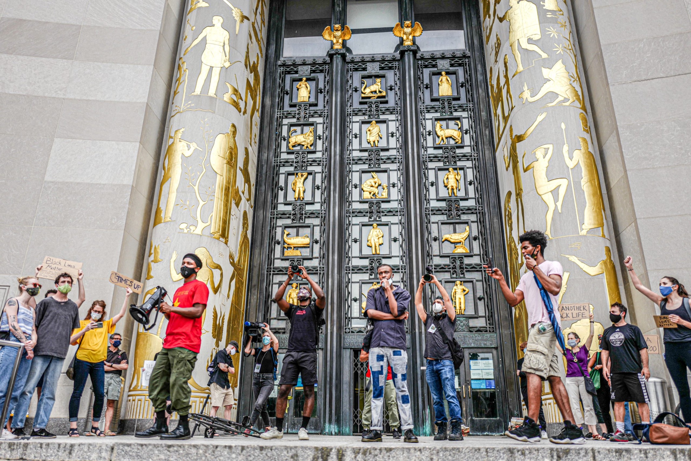 A Black Lives Matter protest by members of the group Warriors in the Garden at the entrance to the Brooklyn Public Library in the summer of 2020 (photo by and courtesy Francesca Magnani)
